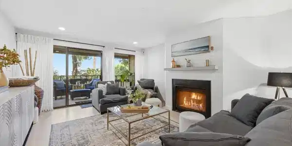 2928 Lawrence