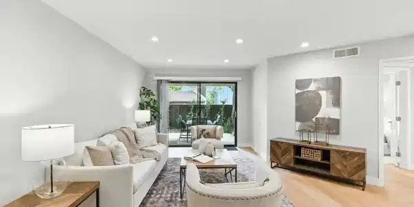999 W Evelyn Terrace