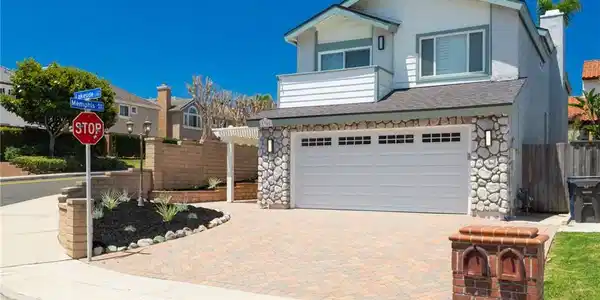 1301 Lakeside Lane