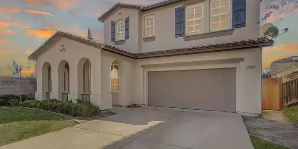 5660 5660 Vista Drive