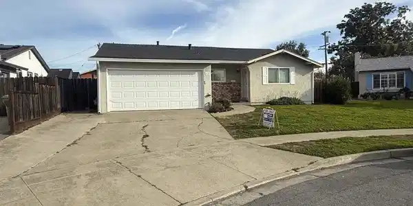 4728 Boles Ct