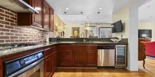 301 W G St
