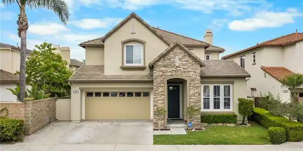 2707 Ashwood