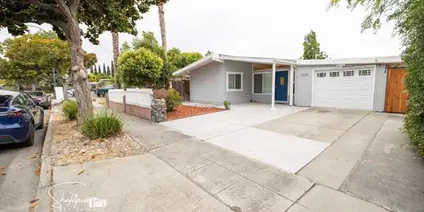 1029 Blazingwood Dr