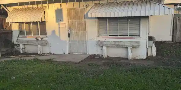 98 Anchor Dr