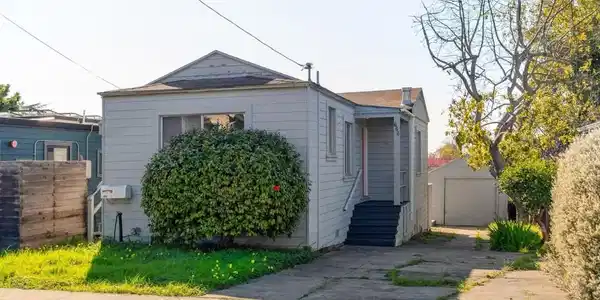 725 Pomona Ave