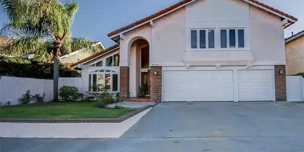 8792 Baywood