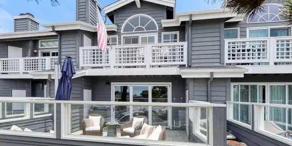 2921 Sandy Pointe