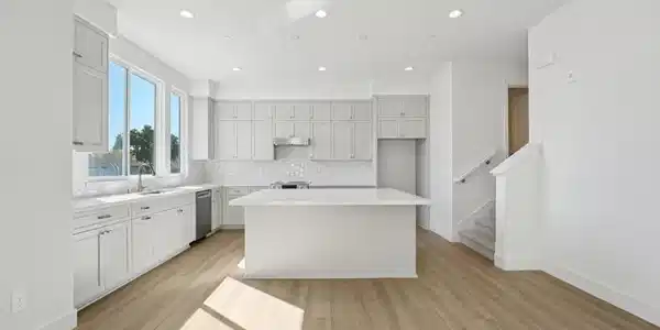 1933 Grand Street