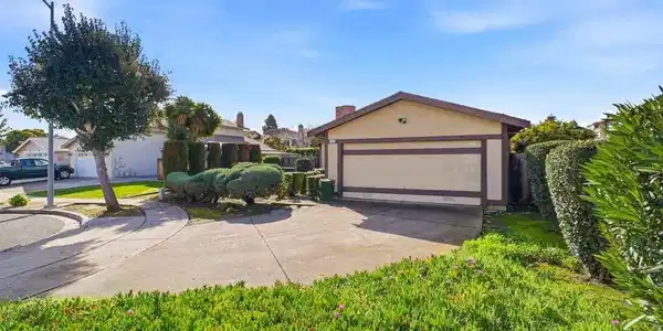 34311 Chester Ct