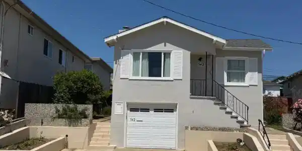 542 Commercial Avenue