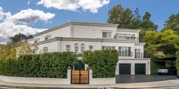 2209 Banyan Drive