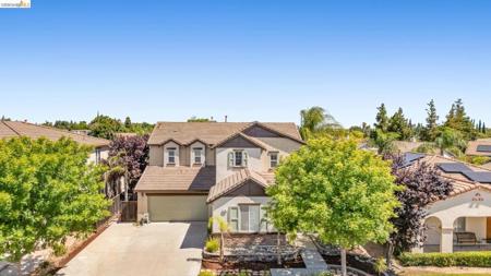 738 Solitude Dr
