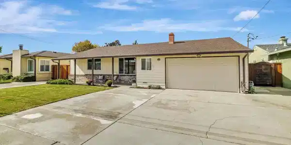 1655 Via Escondido