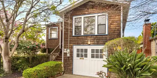 931 Elm St
