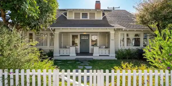 732 Poli Street
