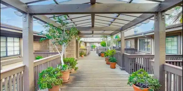 8840 Villa La Jolla Dr