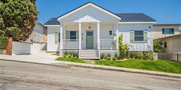 226 A Arena Street