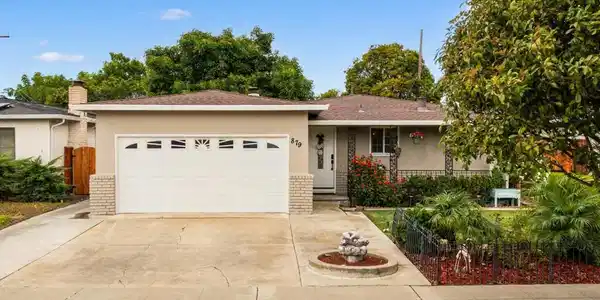 879 Coachella Avenue