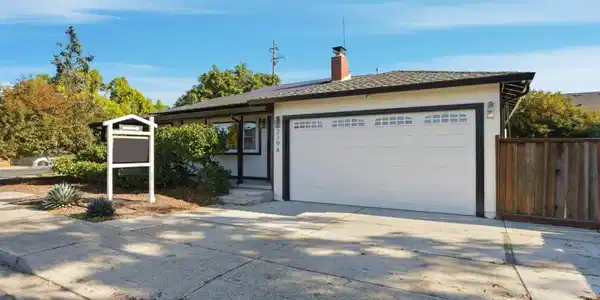 2296 Pulgas Avenue