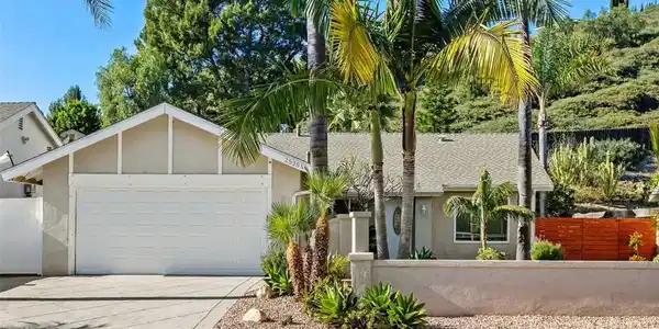 25351 Calle Becerra
