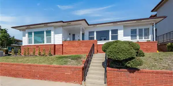990 W 9th Street