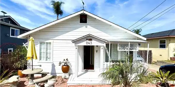 243 N 6th