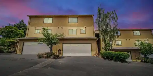 20111 W Ridge
