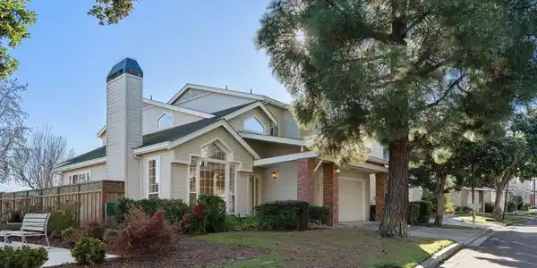 822 Seal Pointe Drive