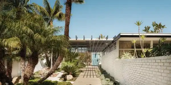 1911 La Mesa Drive