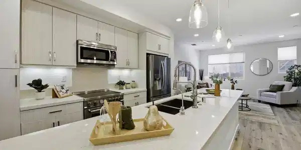 150 Uptown Cir