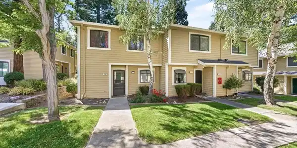 709 Center Ave