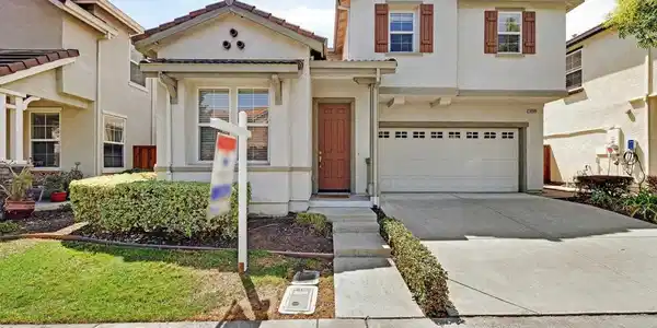 34500 Torrey Pine Ln