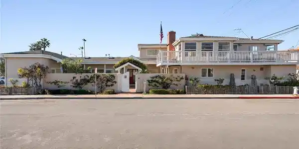 1300 W Balboa Boulevard