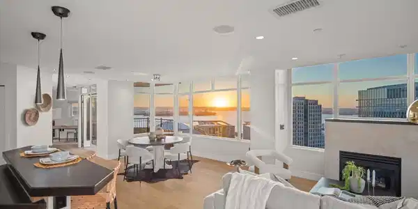 700 W Harbor