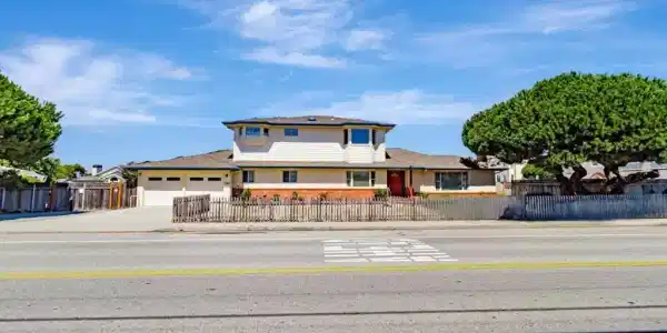 415 Kelly Avenue