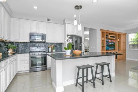 34 Fuller Ct