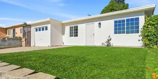 426 426 La Jolla St