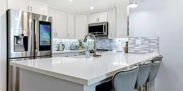 700 E Ocean