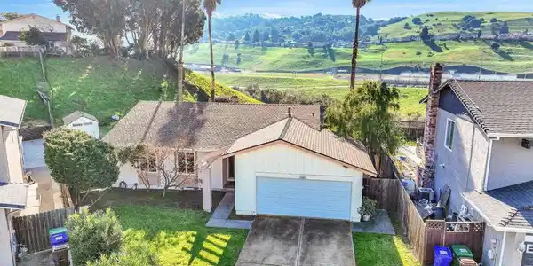 121 Fir Ct