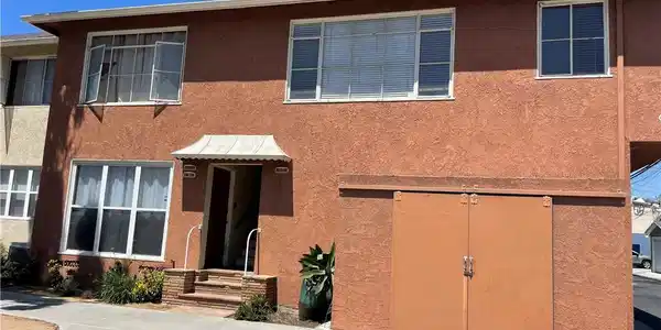 15 Cerritos