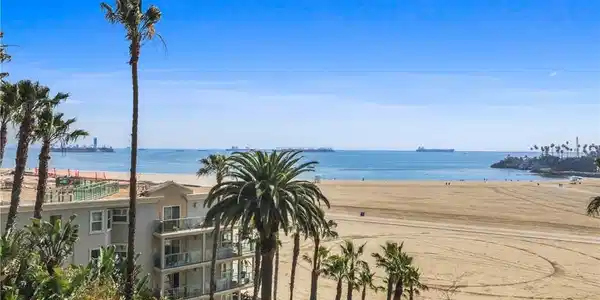 850 E OCEAN Boulevard