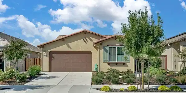2323 Espana Ln