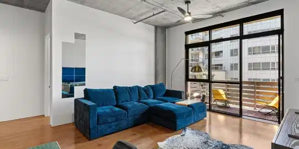 527 10th Ave.