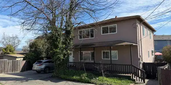 820 Island Dr