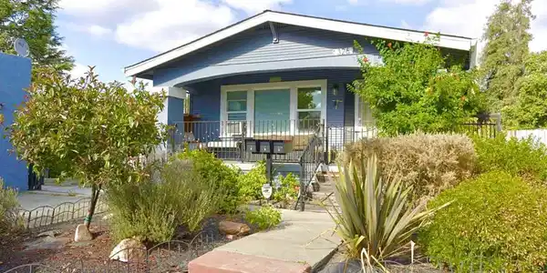 326 Macarthur Boulevard