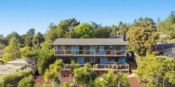 210 Thunderbird Drive
