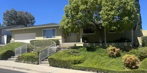 3918 Pebble Dr