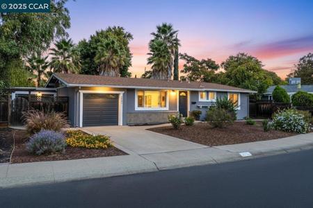 2207 Channing Ct
