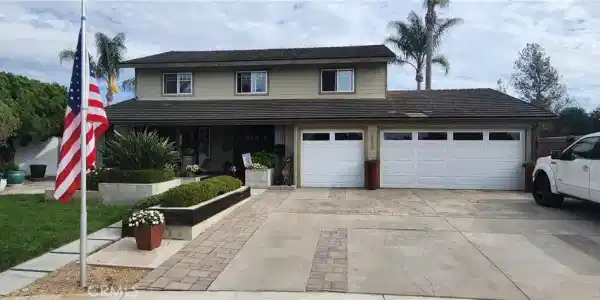 6852 Jardines Drive